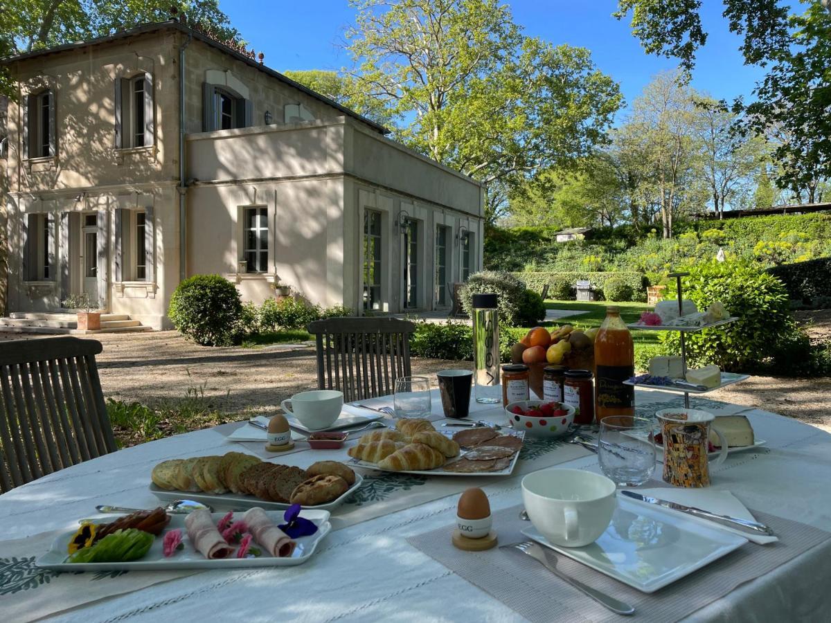 Ermitage Notre Dame De Vacquieres Acomodação com café da manhã Noves Exterior foto